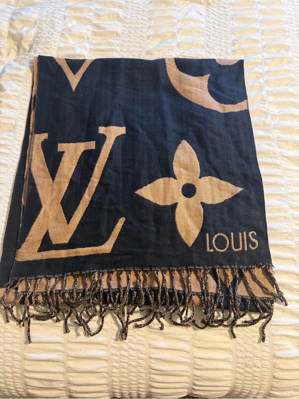 Louis Vuitton beige and black scarf